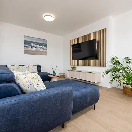 Lovely In * Posedarje